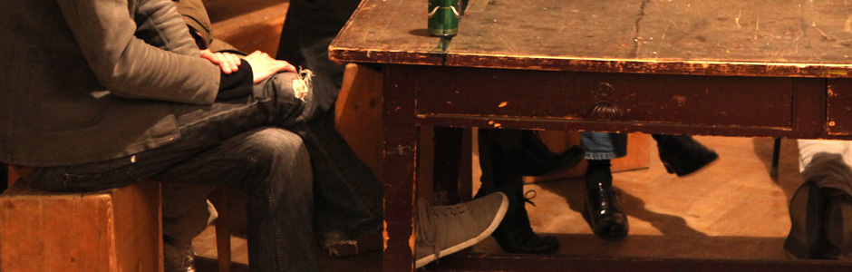 Beim Dorfgespräch sitzt jeder am gleichen Tisch.