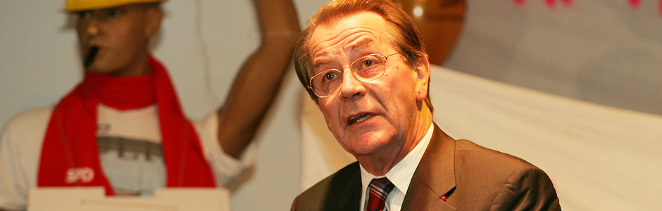 Franz Müntefering auf dem Roten Stuhl.